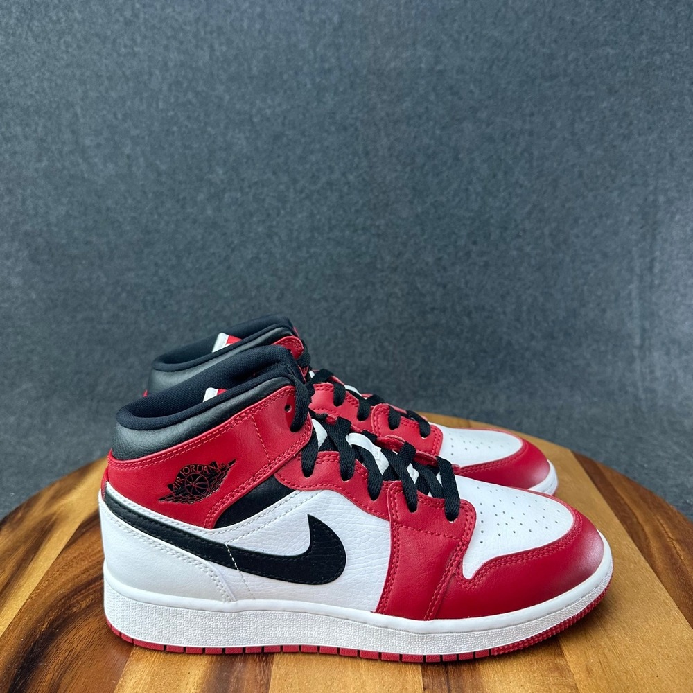 Nike Air Jordan 1 Mid Chicago 2020 (GS) 554725-173 GS Sz 6Y Womens 7.5 New